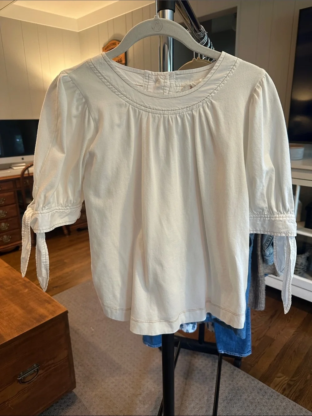 Anthropologie Cream Short-Sleeve Tie Cuff Peasant Top